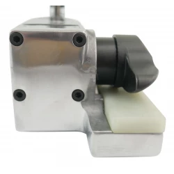 Zaginarka kołnierza poszycia karoserii z nylonową podkładką