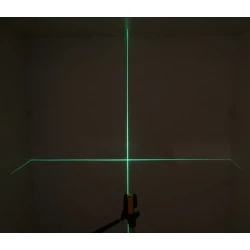 Przykład działania lasera krzyżowego CROSS X1G Lamigo